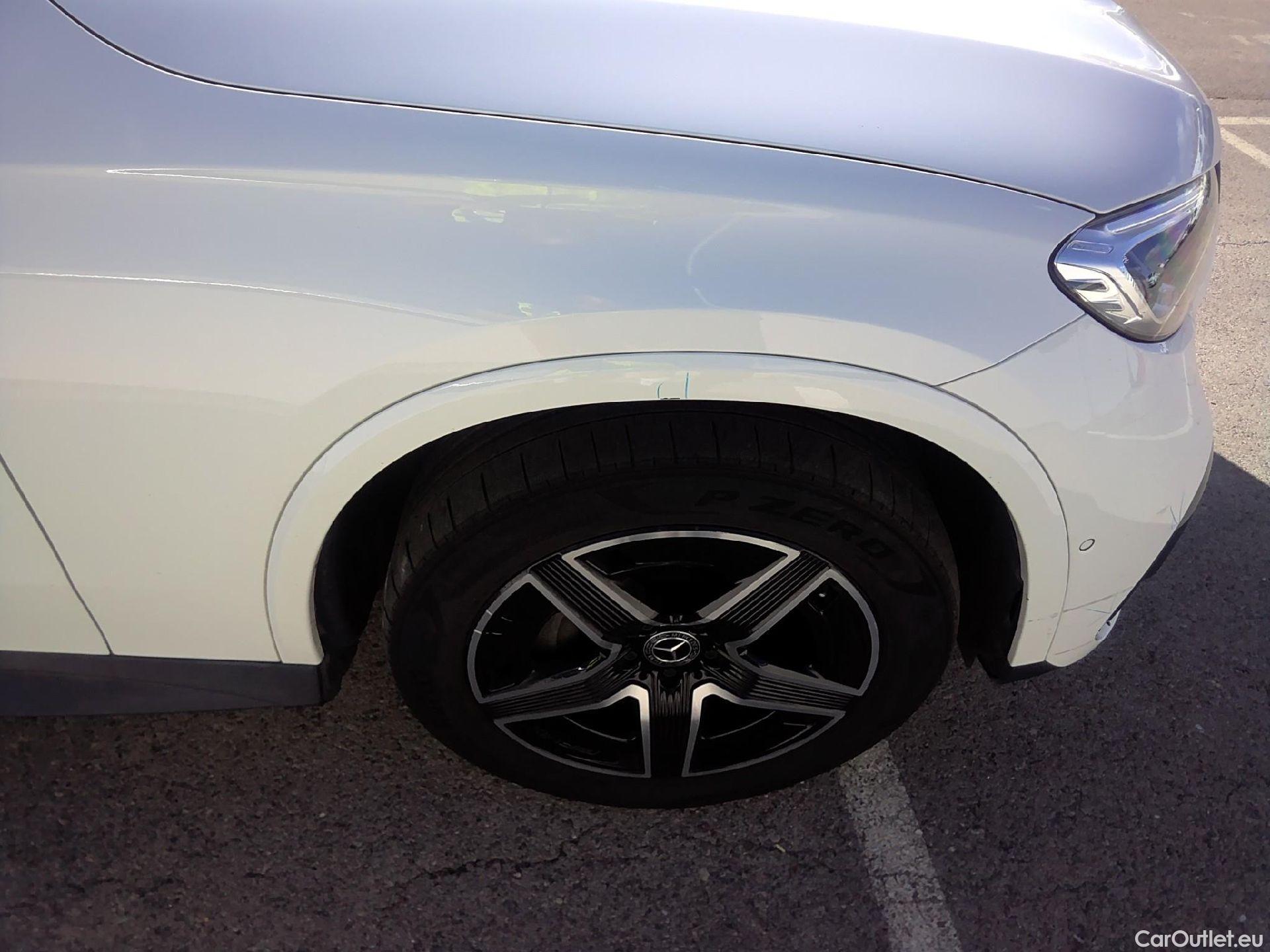  Mercedes  GLC MERCEDES-BENZ  / 2022 / 5P / todoterreno  300 de 4MATIC #39