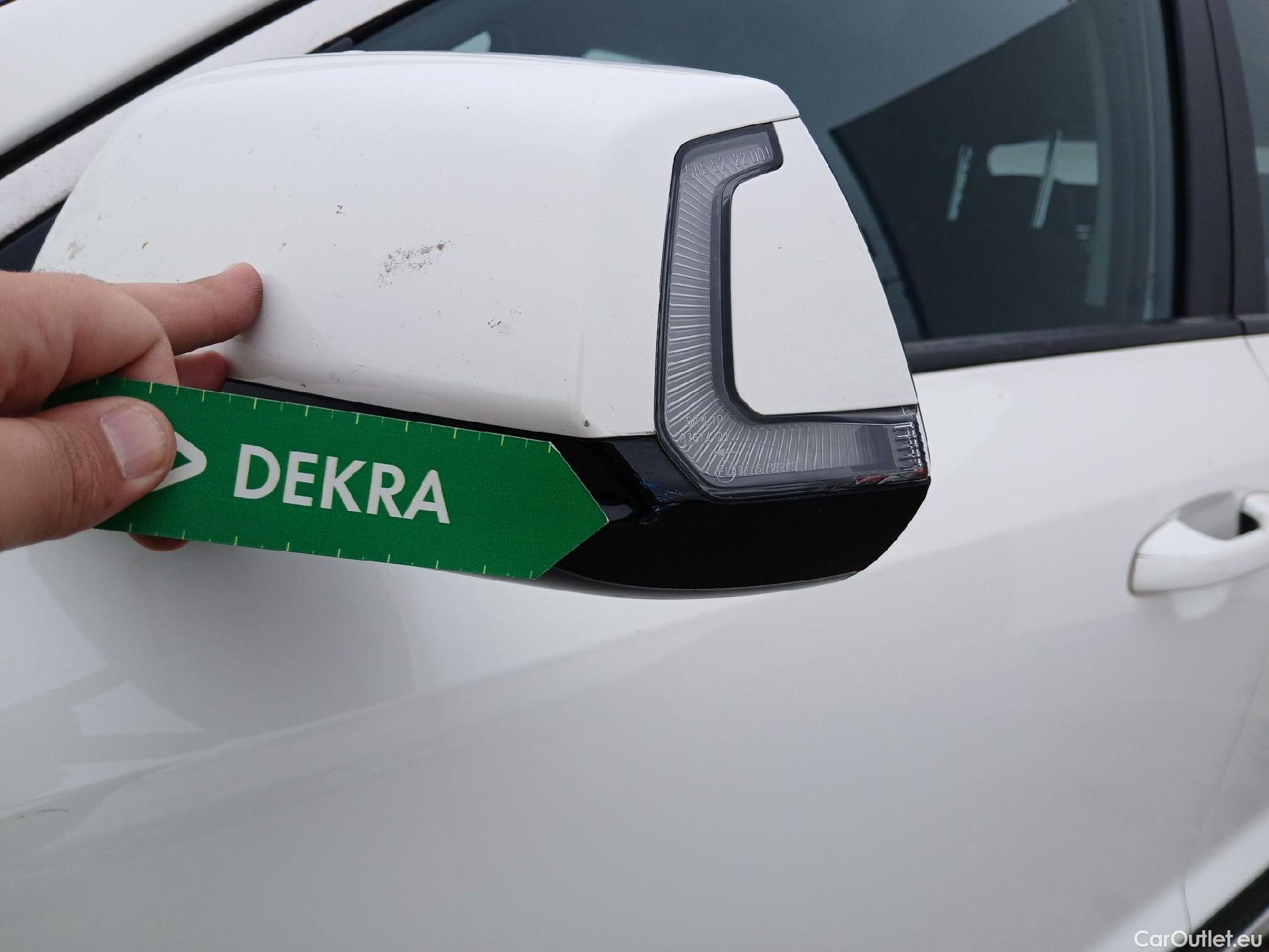  KIA  Niro KIA  / 2022 / 5P / crossover 1.6 GDi HEV 104kW (141CV) Drive #29