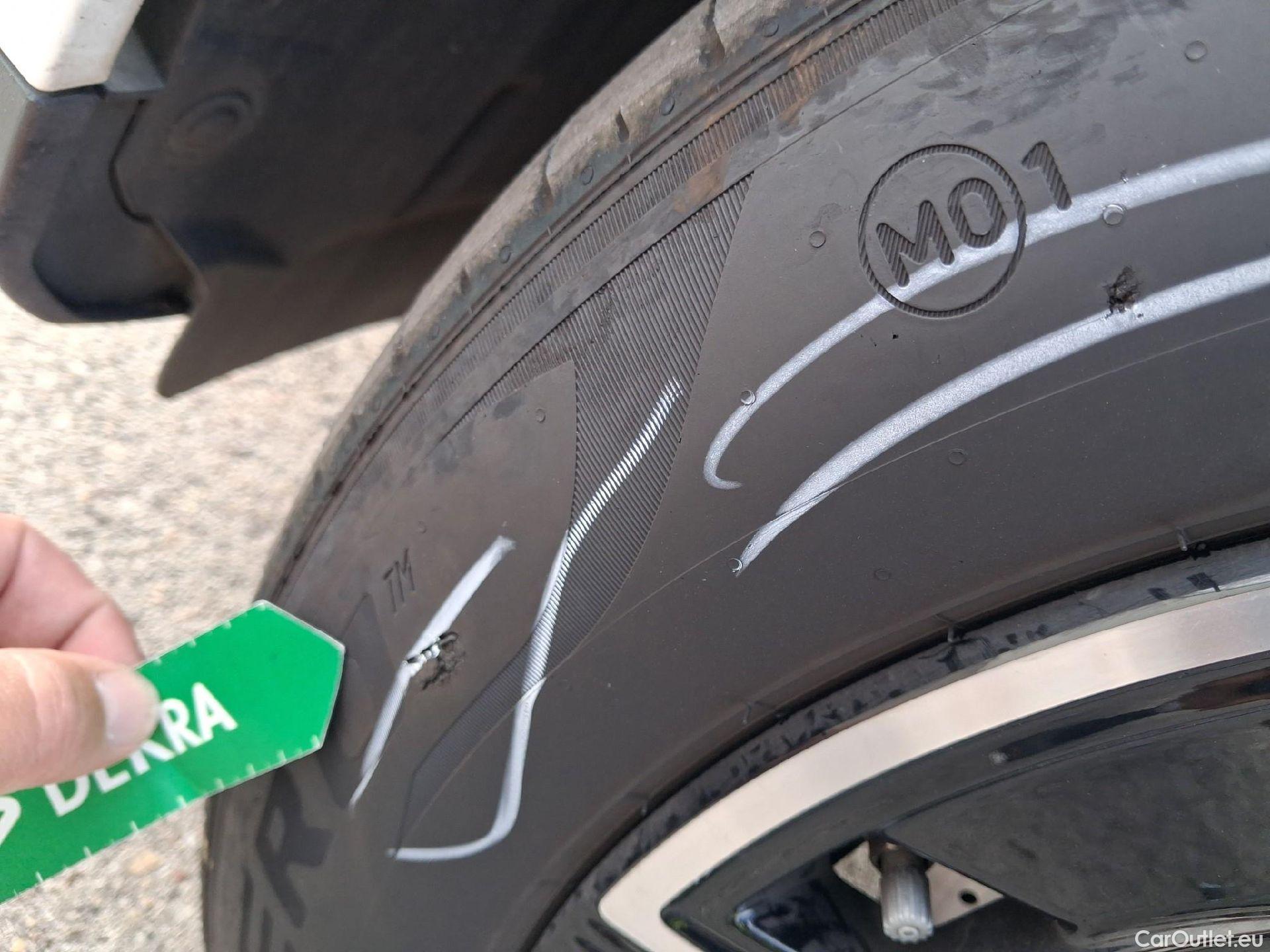  Mercedes  GLC MERCEDES-BENZ  / 2022 / 5P / todoterreno  300 de 4MATIC #4