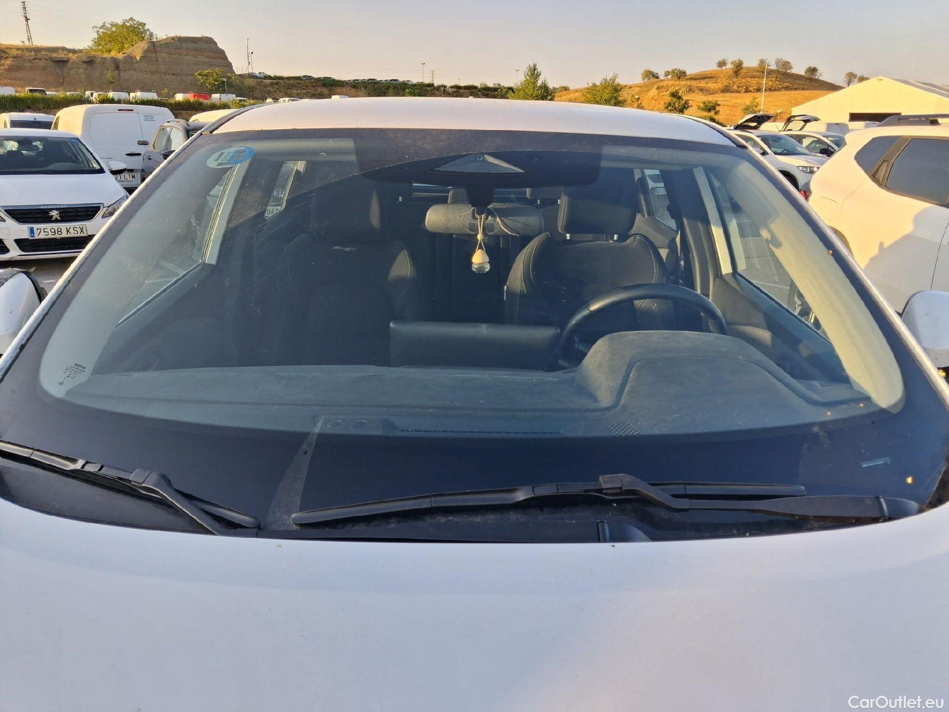  Nissan  Qashqai NISSAN  / 2024 / 5P / todoterreno DIG-T 103kW (140CV) mHEV 4x2 Acenta #67