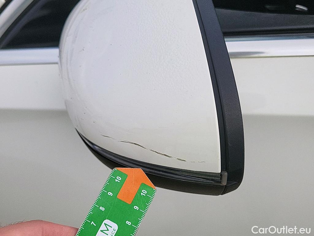  Mercedes  A-Klasse MERCEDES-BENZ Clase A / 2018 / 5P / berlina con portón A 250 e #27