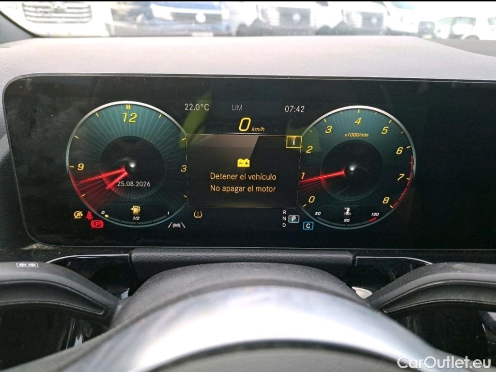  Mercedes  GLA MERCEDES-BENZ  / 2020 / 5P / todoterreno  200 #16