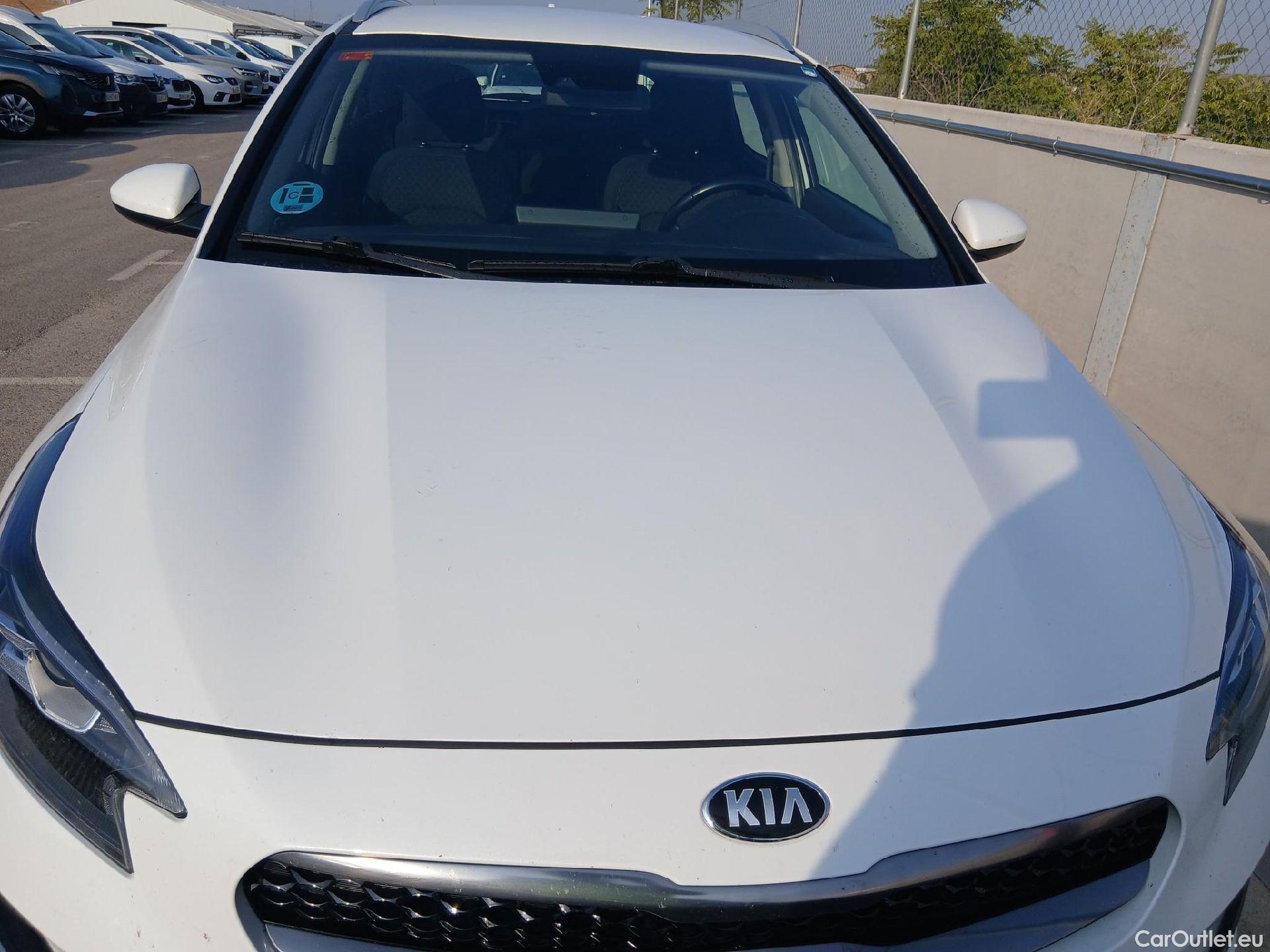  KIA  XCeed KIA  / 2019 / 5P / todoterreno 1.0 T-GDi Drive 88kW (120CV) #4