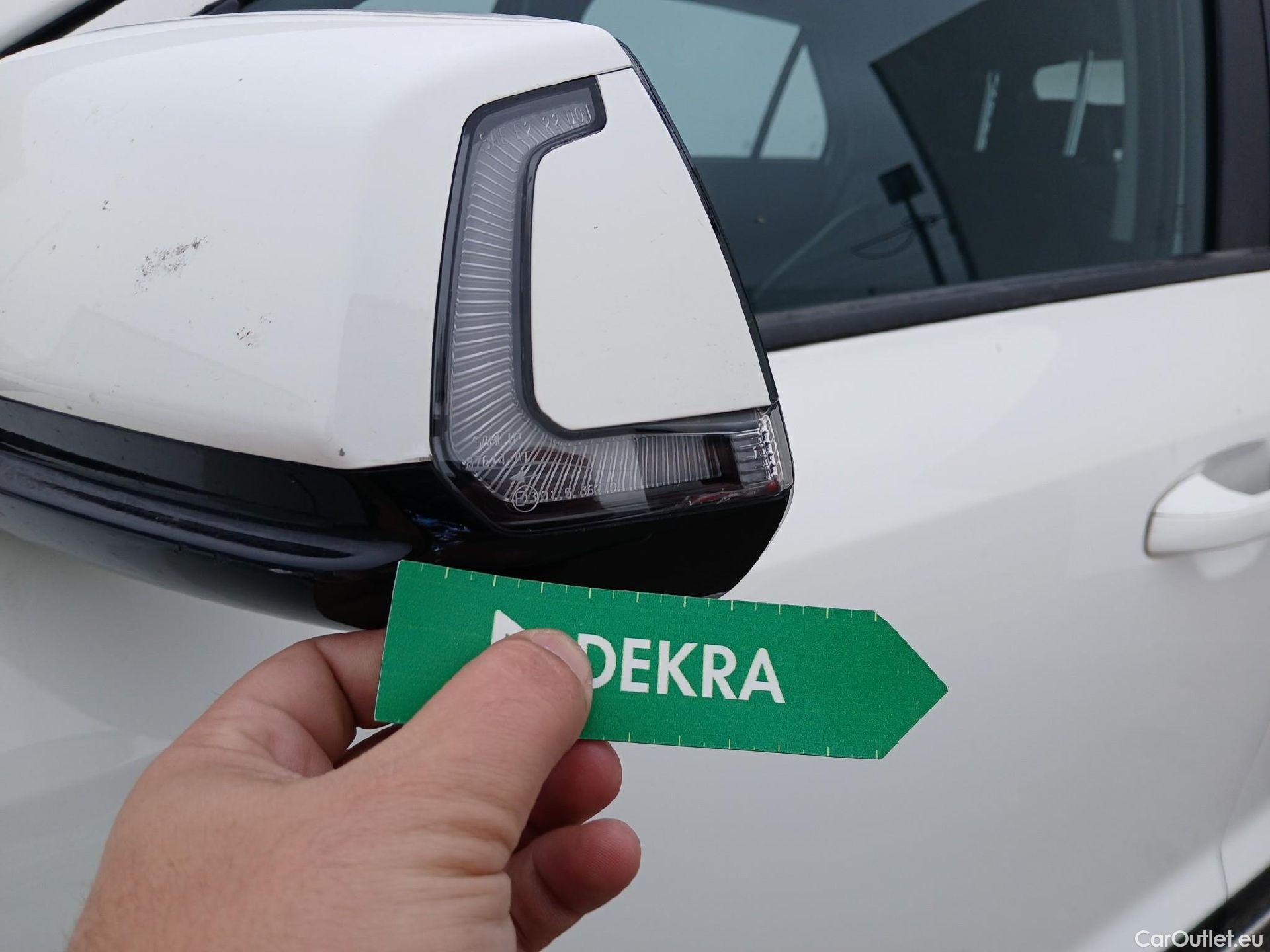  KIA  Niro KIA  / 2022 / 5P / crossover 1.6 GDi HEV 104kW (141CV) Drive #32