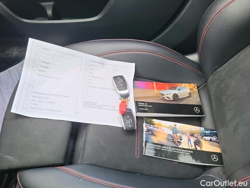  Mercedes  A-Klasse MERCEDES-BENZ Clase A / 2018 / 5P / berlina con portón A 250 e #18