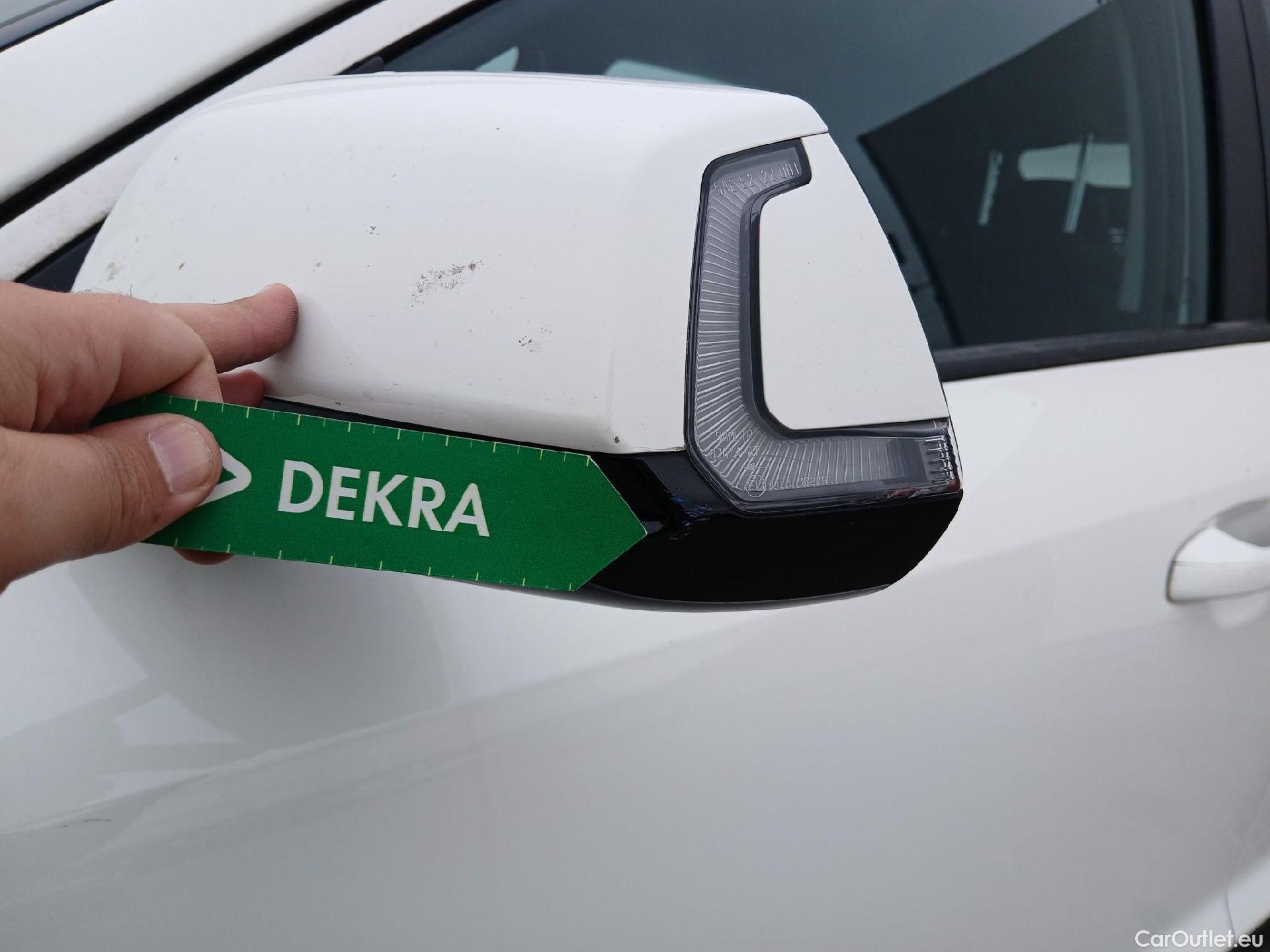  KIA  Niro KIA  / 2022 / 5P / crossover 1.6 GDi HEV 104kW (141CV) Drive #27