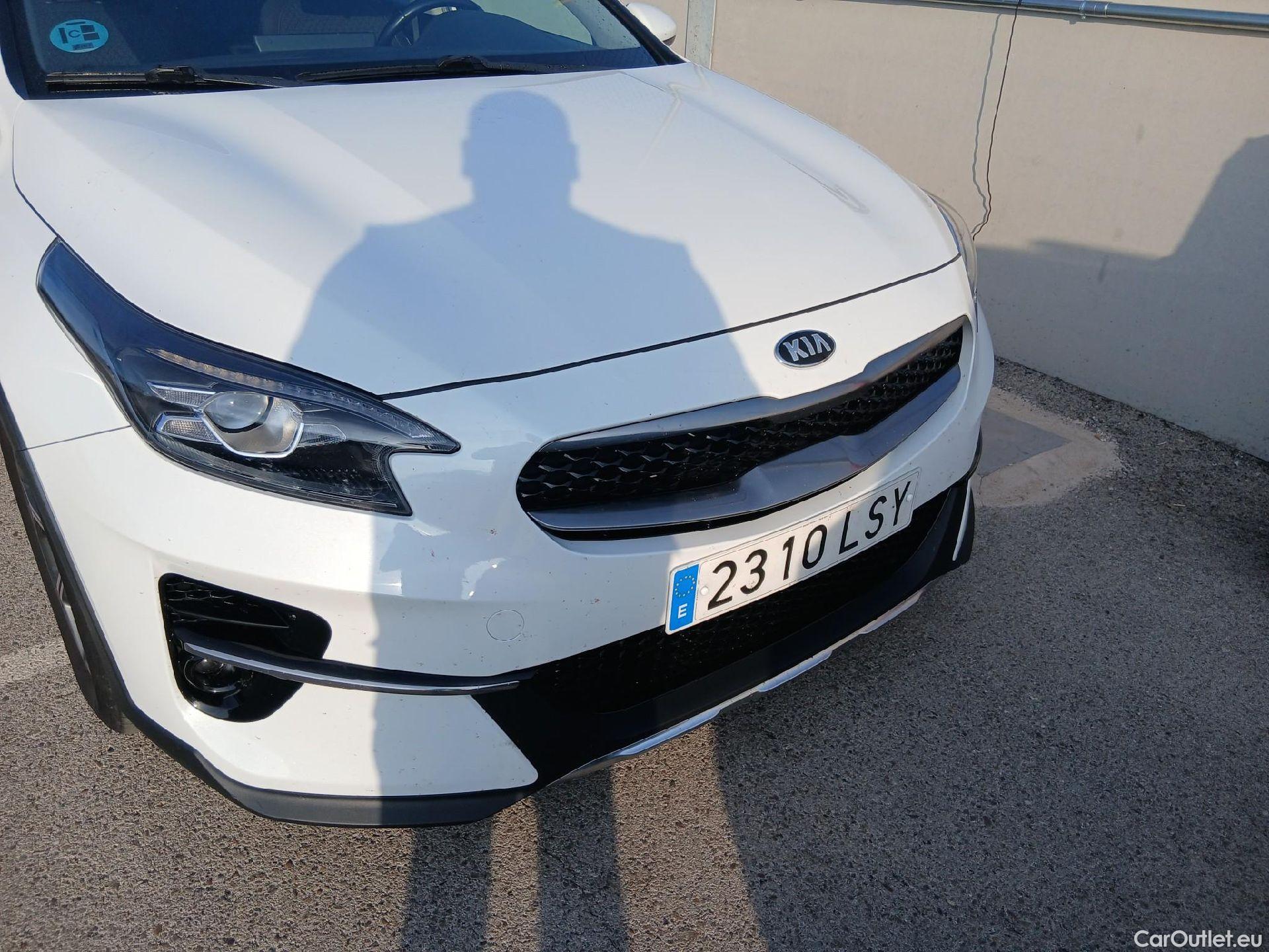  KIA  XCeed KIA  / 2019 / 5P / todoterreno 1.0 T-GDi Drive 88kW (120CV) #3