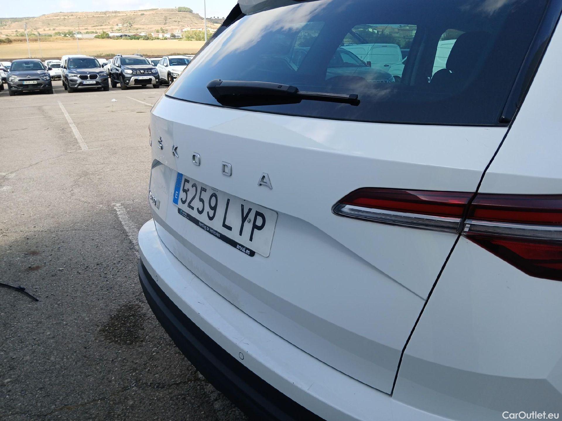  Skoda  Karoq SKODA  / 2021 / 5P / todoterreno 2.0 TDI 85kW (115CV) DSG Ambition #31