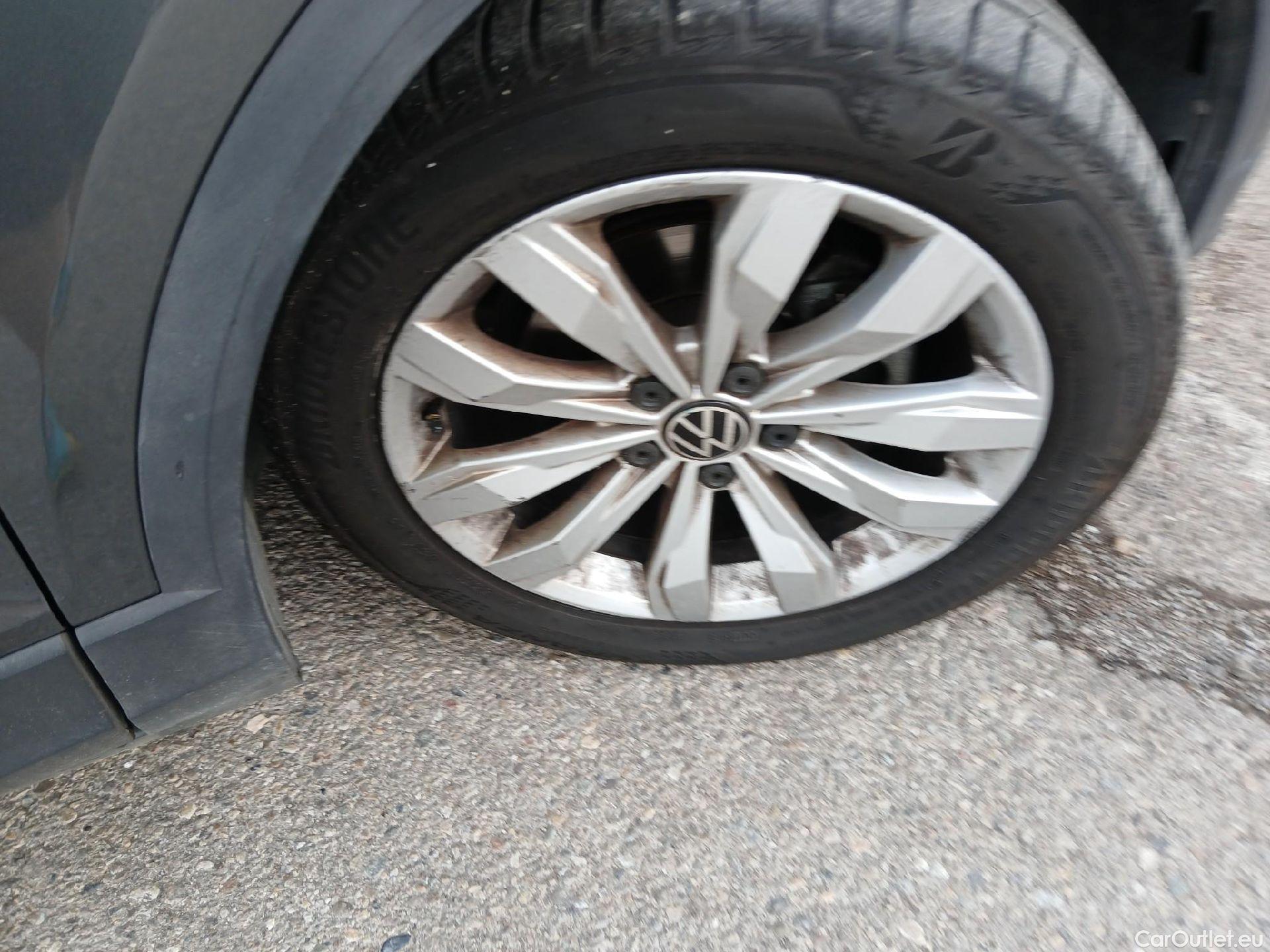  Volkswagen  T-ROC VOLKSWAGEN  / 2017 / 5P / todoterreno Advance 2.0 TDI 85kW (115CV) #22