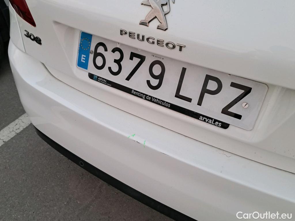  Peugeot  308 PEUGEOT  / 2017 / 5P / berlina con portón 5p Active Pack BlueHDi 130 S&S #7