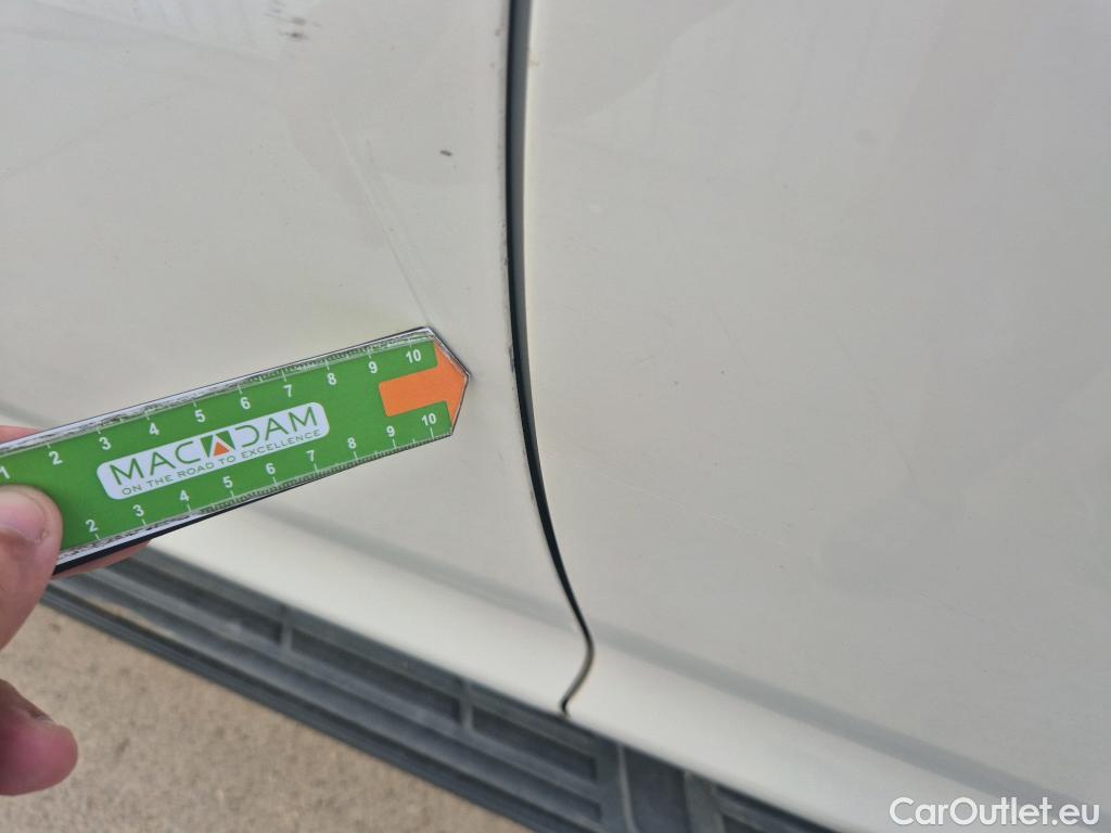  Toyota  Land Cruiser TOYOTA  / 2017 / 5P / todoterreno 2.8 D-4D VX AUTO #27