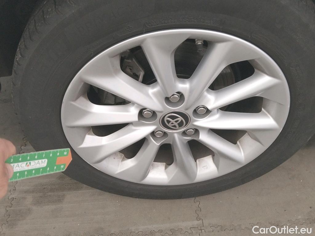  Toyota  Corolla TOYOTA  / 2019 / 4P / sedán 1.8 125H BUSINESS PLUS E-CVT SEDAN #8