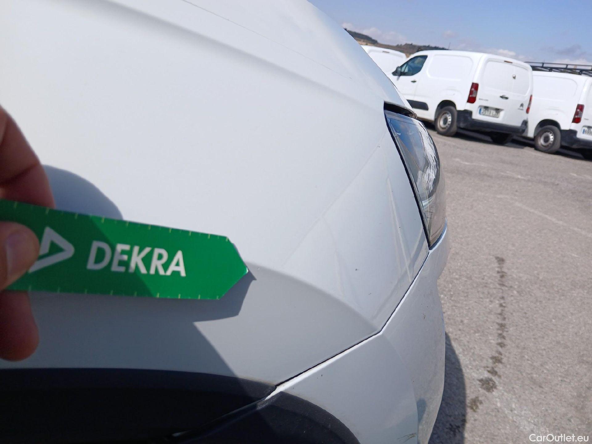  Skoda  Karoq SKODA  / 2021 / 5P / todoterreno 2.0 TDI 85kW (115CV) DSG Ambition #45