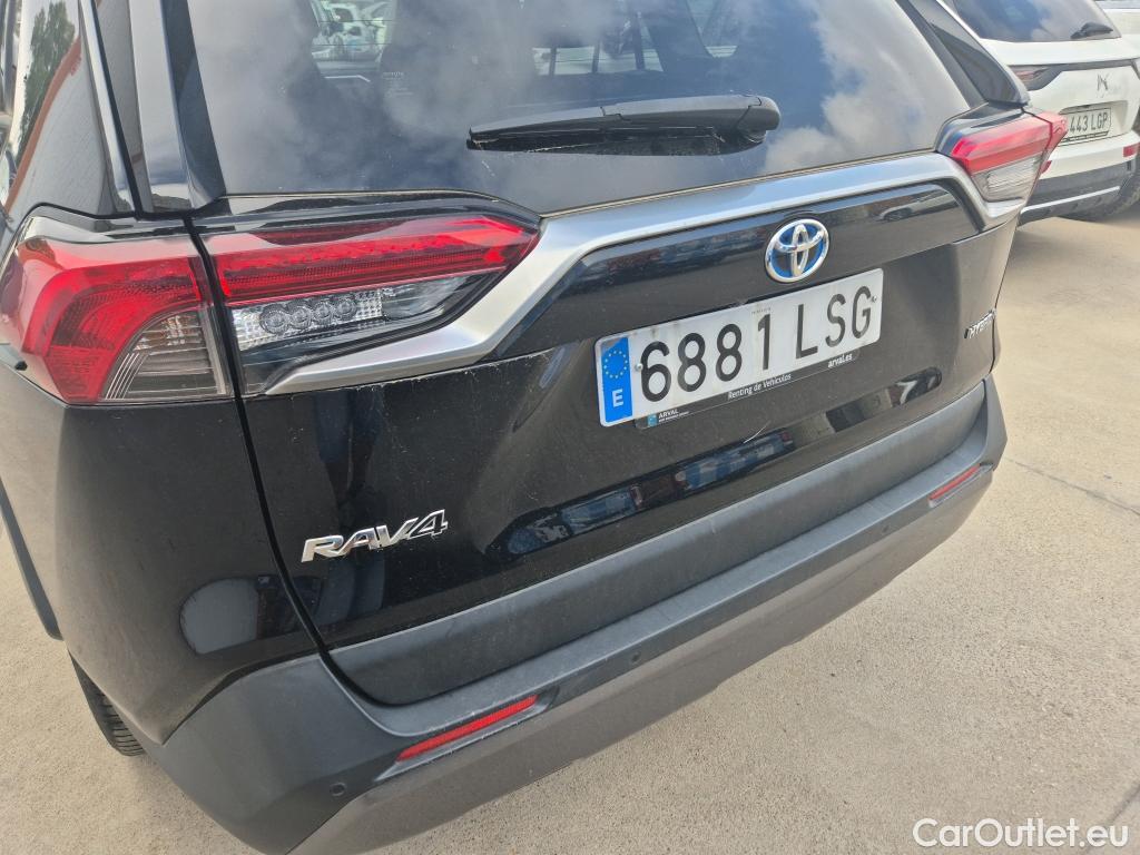  Toyota  RAV4 TOYOTA  / 2018 / 5P / todoterreno 2.5l 220H Advance #1