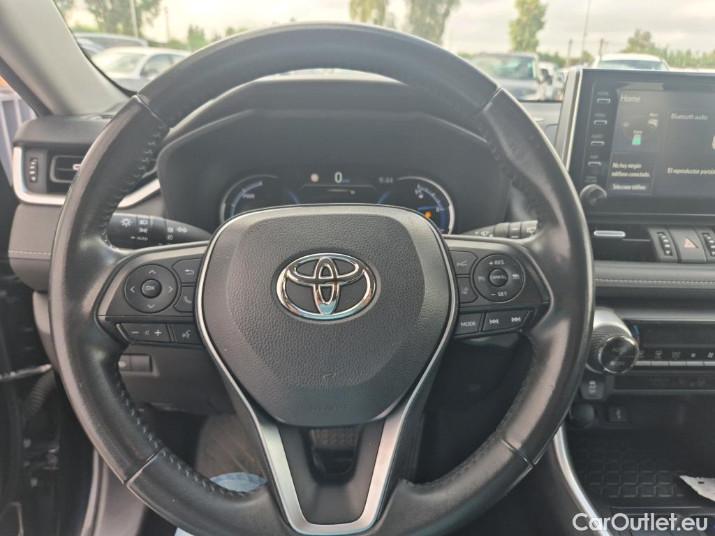  Toyota  RAV4 TOYOTA  / 2018 / 5P / todoterreno 2.5l 220H Advance #11