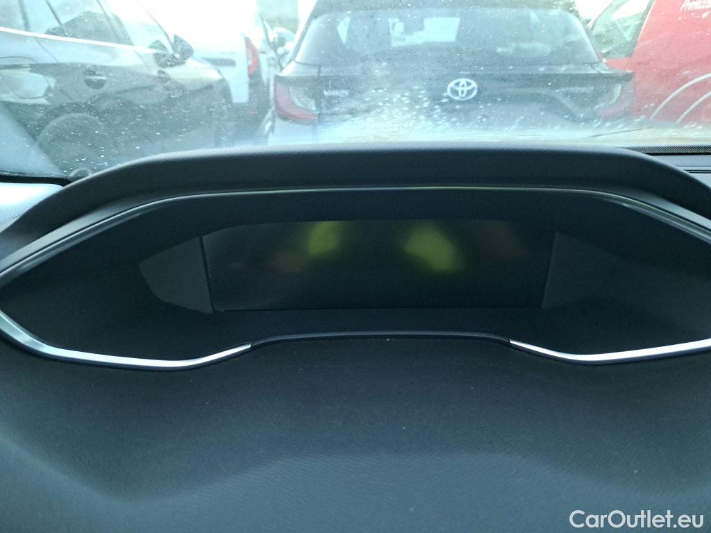  Peugeot  308 PEUGEOT  / 2017 / 5P / berlina con portón 5p Active Pack BlueHDi 130 S&S #18