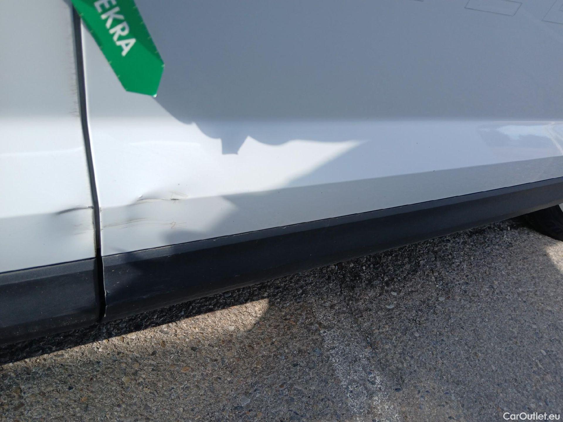  Skoda  Karoq SKODA  / 2021 / 5P / todoterreno 2.0 TDI 85kW (115CV) DSG Ambition #38