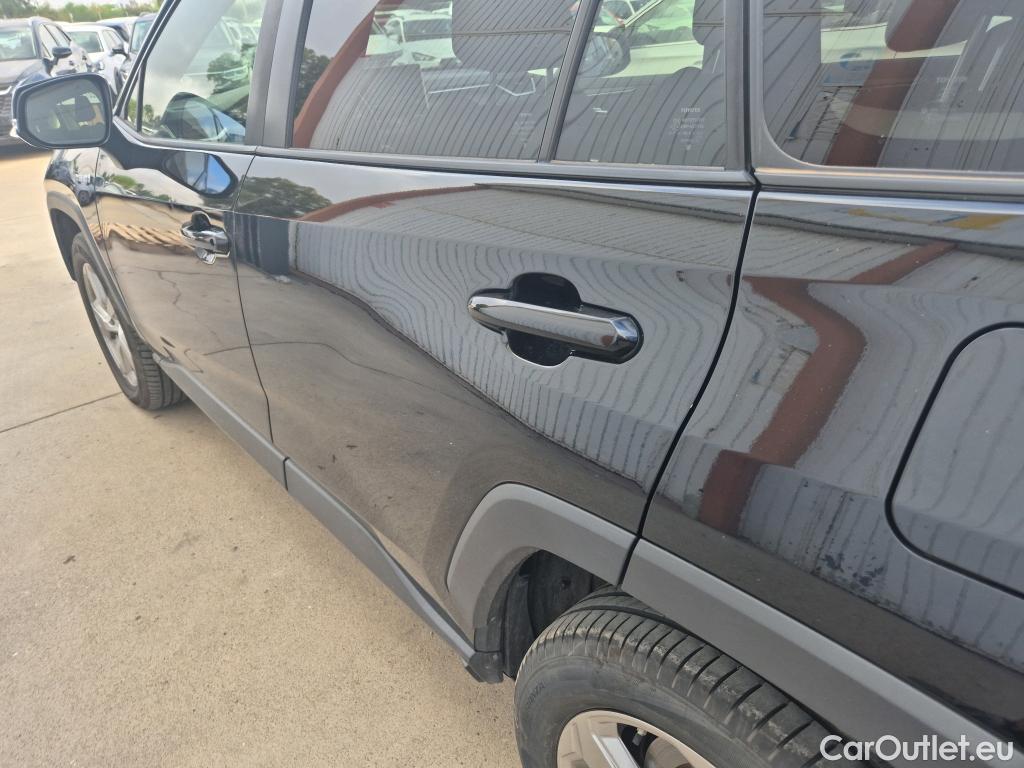  Toyota  RAV4 TOYOTA  / 2018 / 5P / todoterreno 2.5l 220H Advance #23