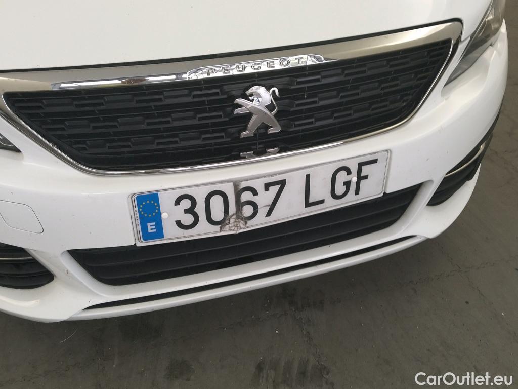 Peugeot  308 PEUGEOT  / 2017 / 5P / berlina con portón 5P Style BlueHDi 100 S&S 6 Vel. MAN #19