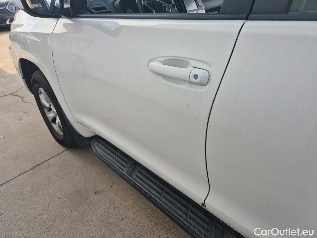  Toyota  Land Cruiser TOYOTA  / 2017 / 5P / todoterreno 2.8 D-4D VX AUTO #26