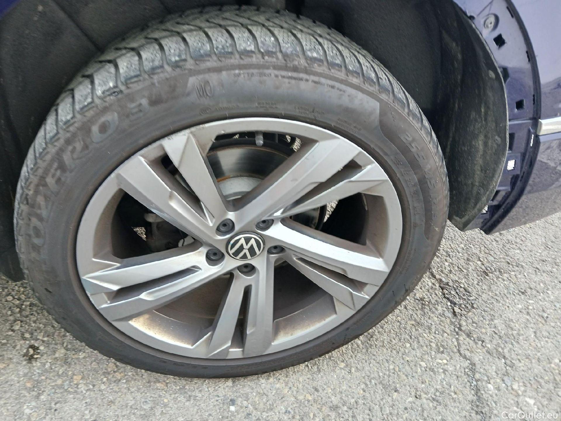  Volkswagen  Tiguan VOLKSWAGEN  Allspace / 2021 / 5P / todoterreno R-Line 2.0 TDI 110kW (150CV) DSG #46