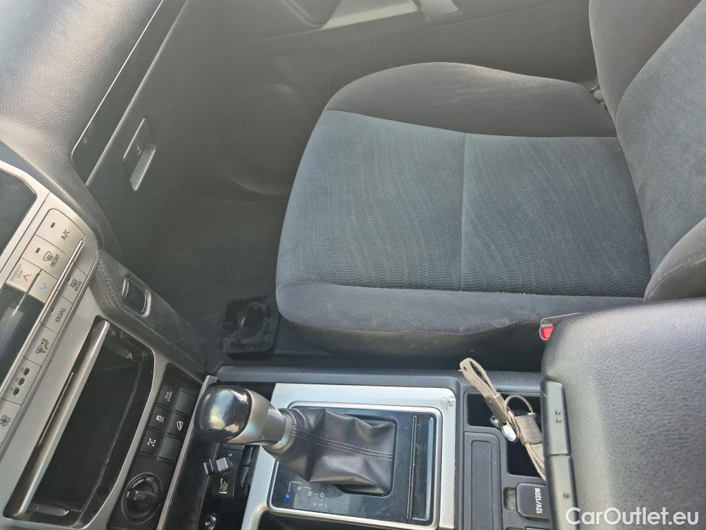  Toyota  Land Cruiser TOYOTA  / 2017 / 5P / todoterreno 2.8 D-4D VX AUTO #21