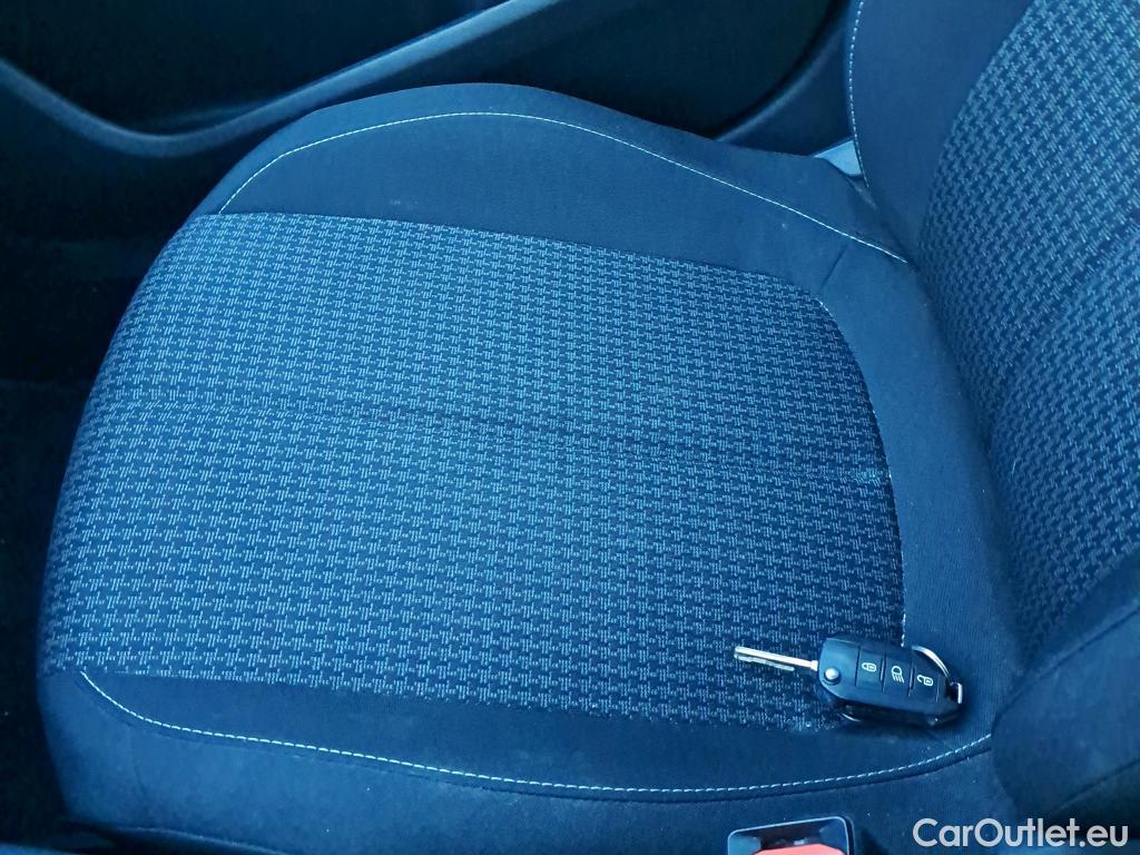  Peugeot  308 PEUGEOT  / 2017 / 5P / berlina con portón 5p Active Pack BlueHDi 130 S&S #12