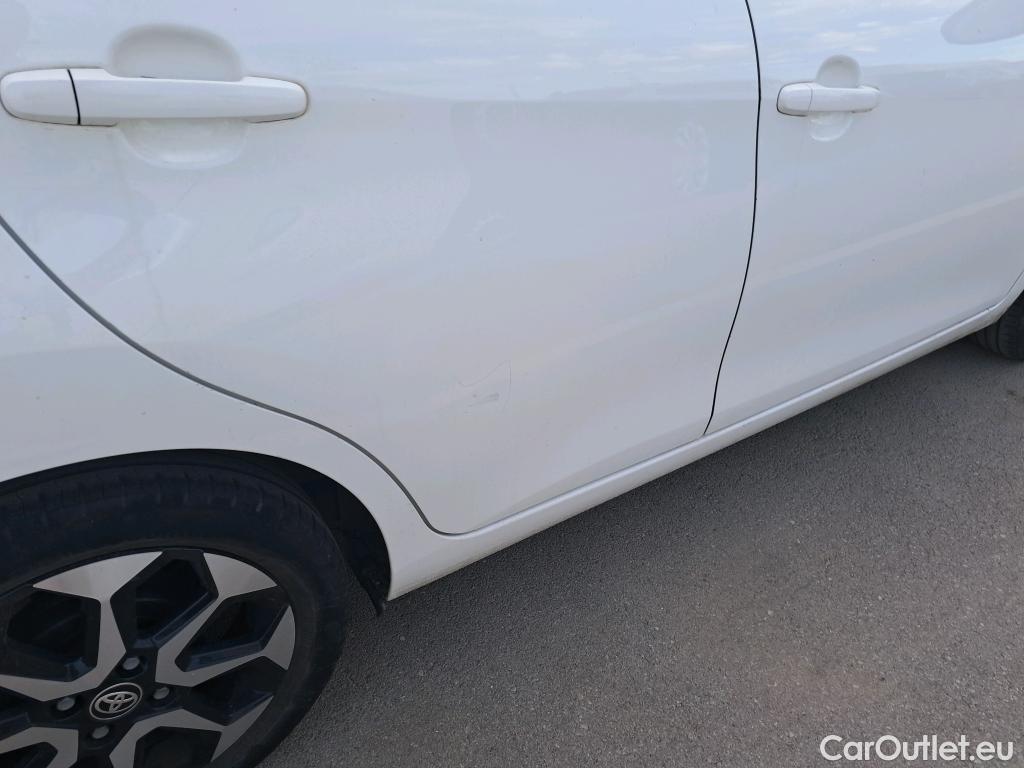  Toyota  Aygo TOYOTA  / 2018 / 5P / minicoche 1.0 70 x-play #14
