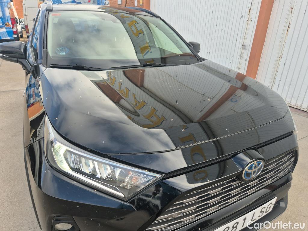  Toyota  RAV4 TOYOTA  / 2018 / 5P / todoterreno 2.5l 220H Advance #27