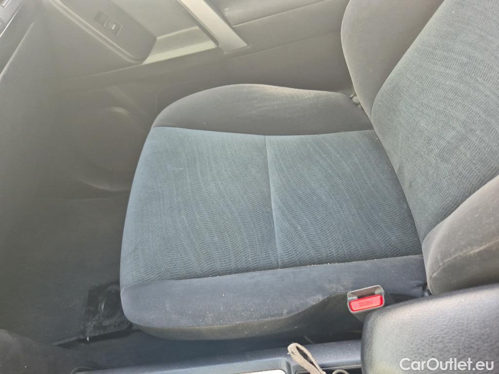  Toyota  Land Cruiser TOYOTA  / 2017 / 5P / todoterreno 2.8 D-4D VX AUTO #12
