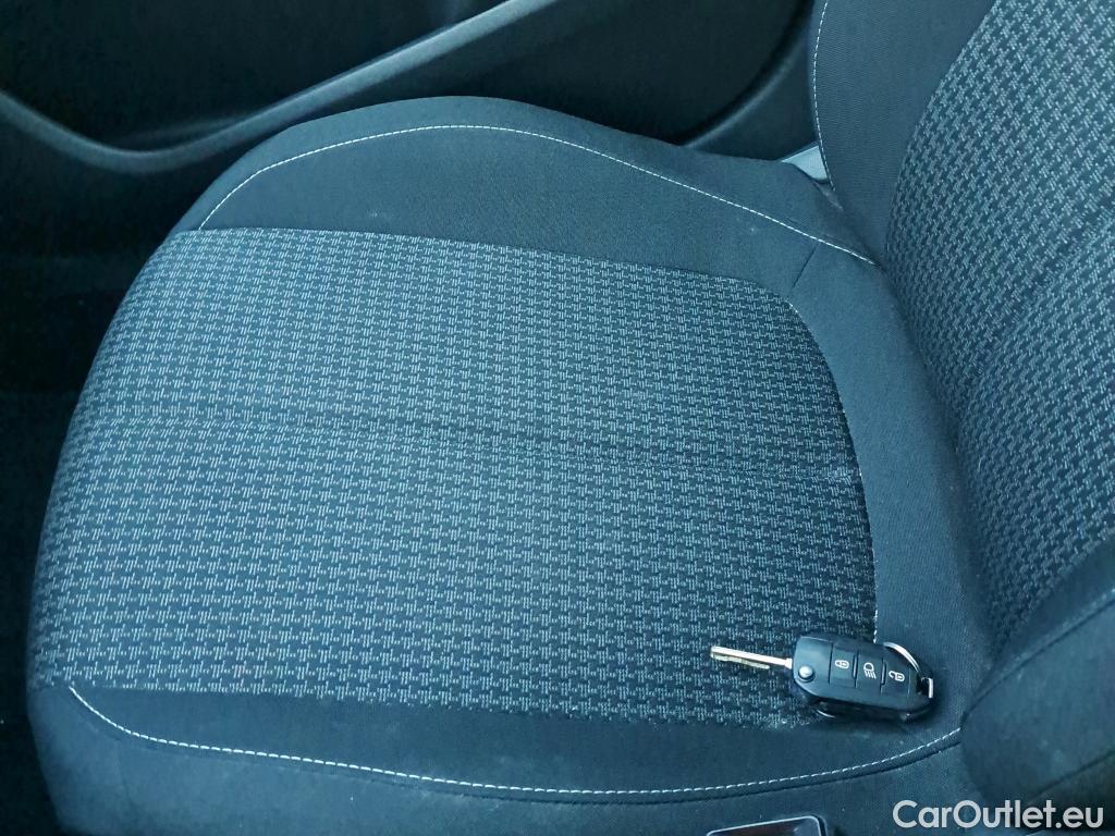  Peugeot  308 PEUGEOT  / 2017 / 5P / berlina con portón 5p Active Pack BlueHDi 130 S&S #11