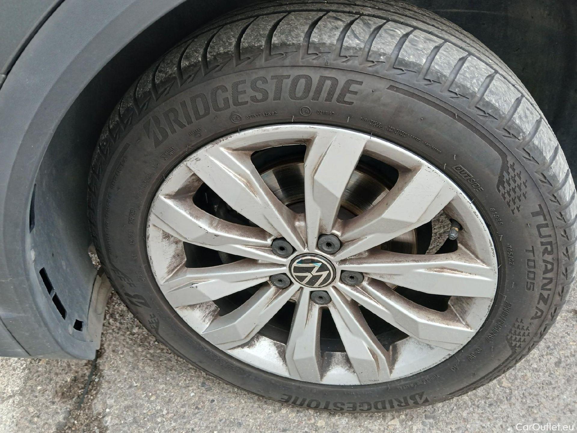  Volkswagen  T-ROC VOLKSWAGEN  / 2017 / 5P / todoterreno Advance 2.0 TDI 85kW (115CV) #8