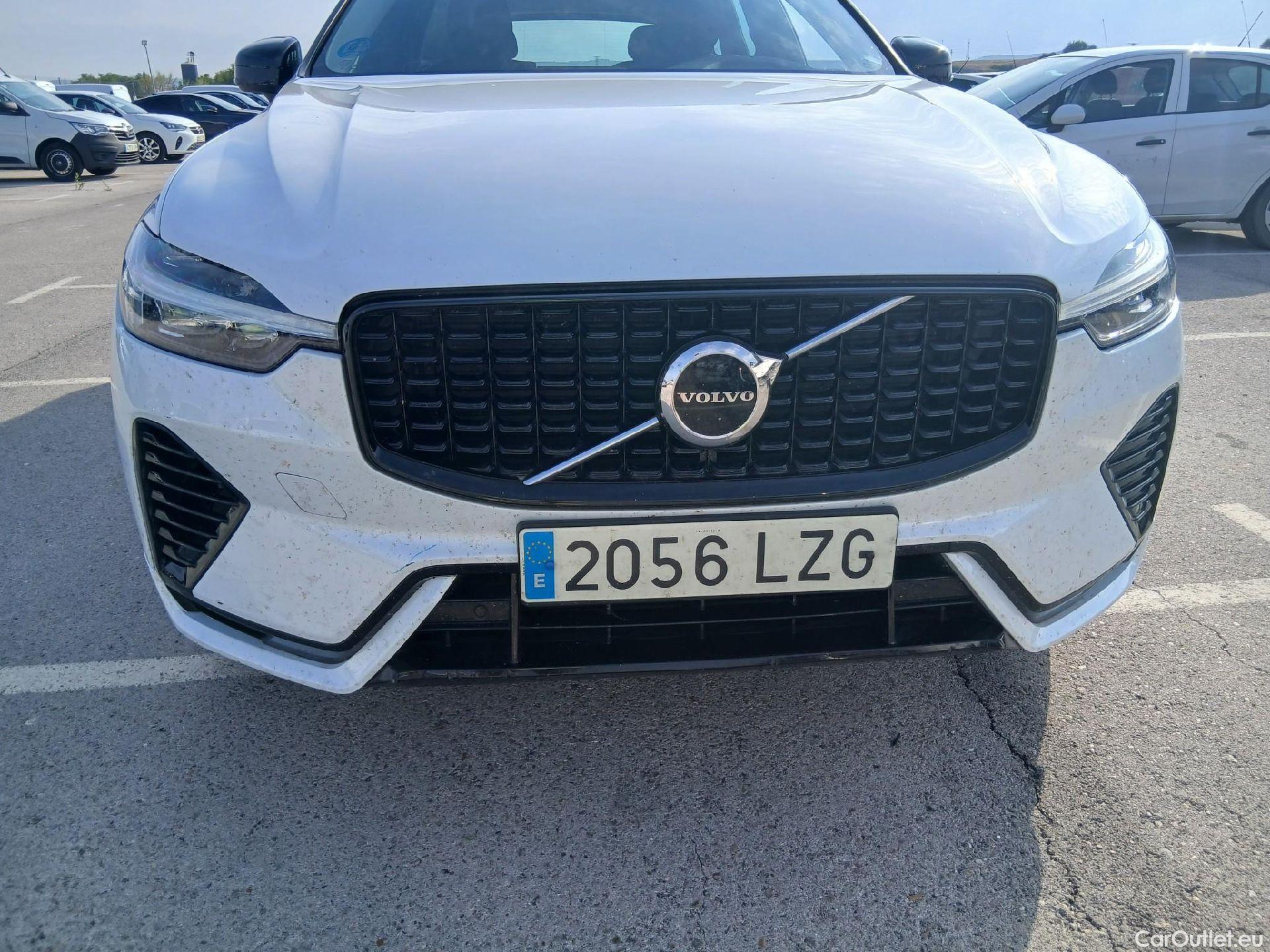  Volvo  XC60 VOLVO  2.0 T6 AWD Recharge Plus Dark Auto #4