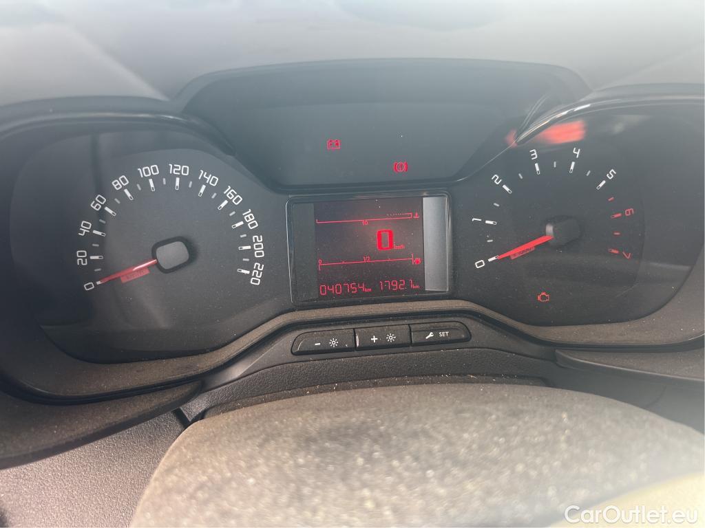  Citroen  Berlingo CITROEN  / 2018 / 3P / furgón derivado de turismo Talla M BlueHDi 100 CONTROL #26