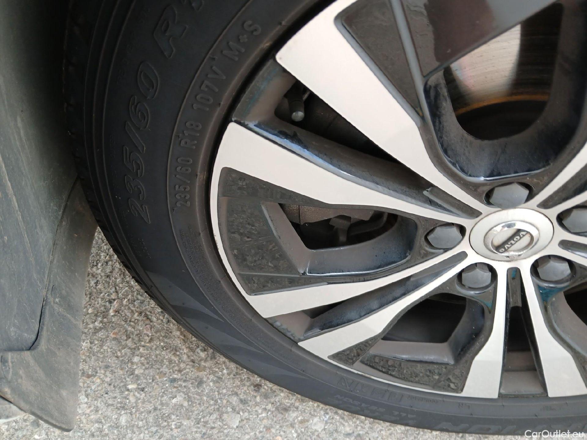  Volvo  XC60 VOLVO  / 2017 / 5P / todoterreno 2.0 B4 D Momentum Auto #12