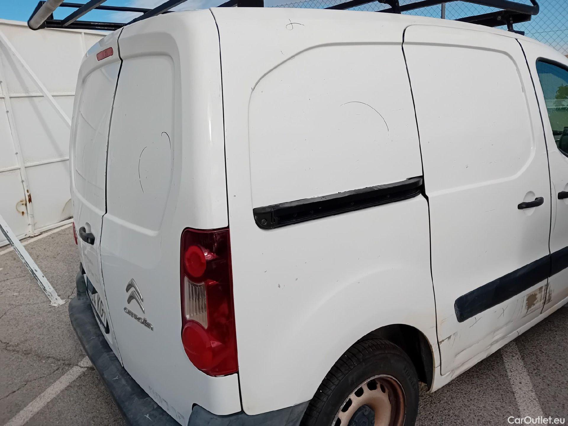 Citroen  Berlingo CITROEN  / 2015 / 3P / furgón derivado de turismo BlueHDi 74KW (100CV) #39