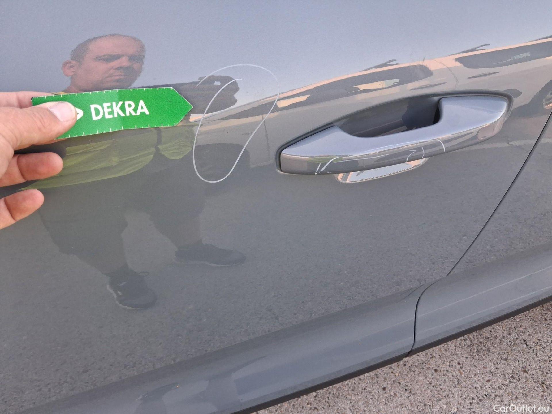  Volvo  XC 40 VOLVO XC40 / 2021 / 5P / todoterreno 1.5 T5 Recharge PHEV Plus Dark Auto #10
