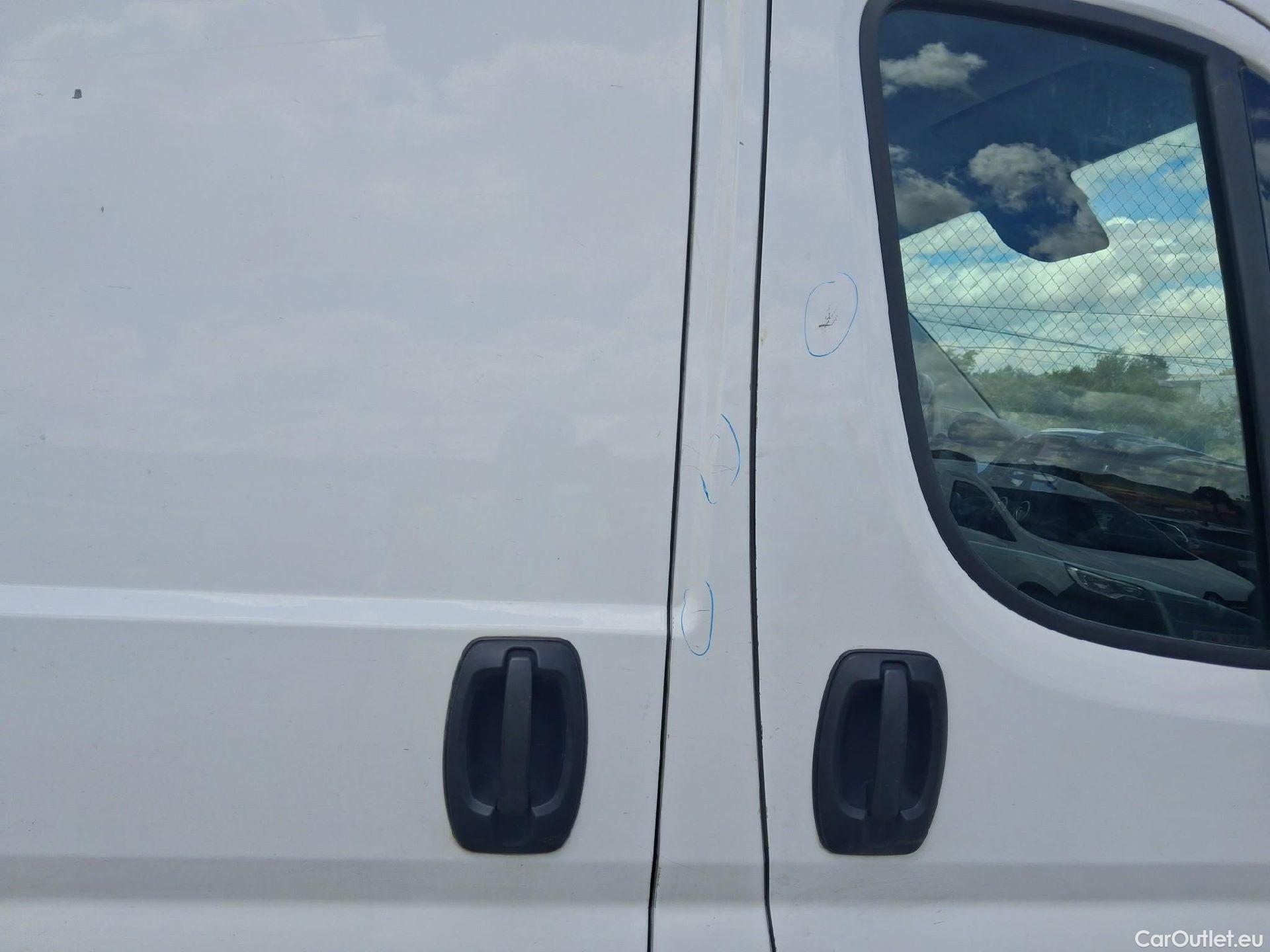  Opel  Movano OPEL  / 2021 / 4P / furgón Base L2H2 3.5T 2.2 BHDi 103kW #32