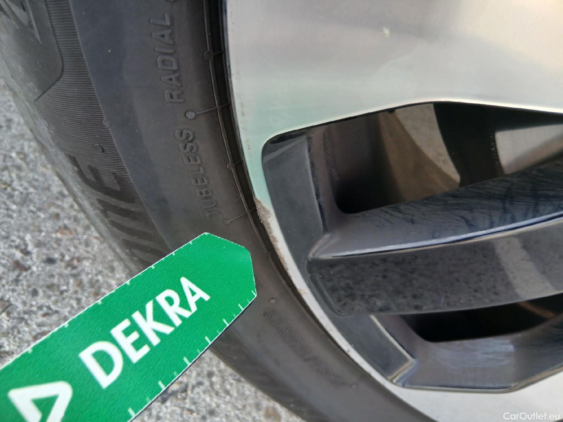  Volvo  XC60 VOLVO  2.0 T6 AWD Recharge Plus Dark Auto #56