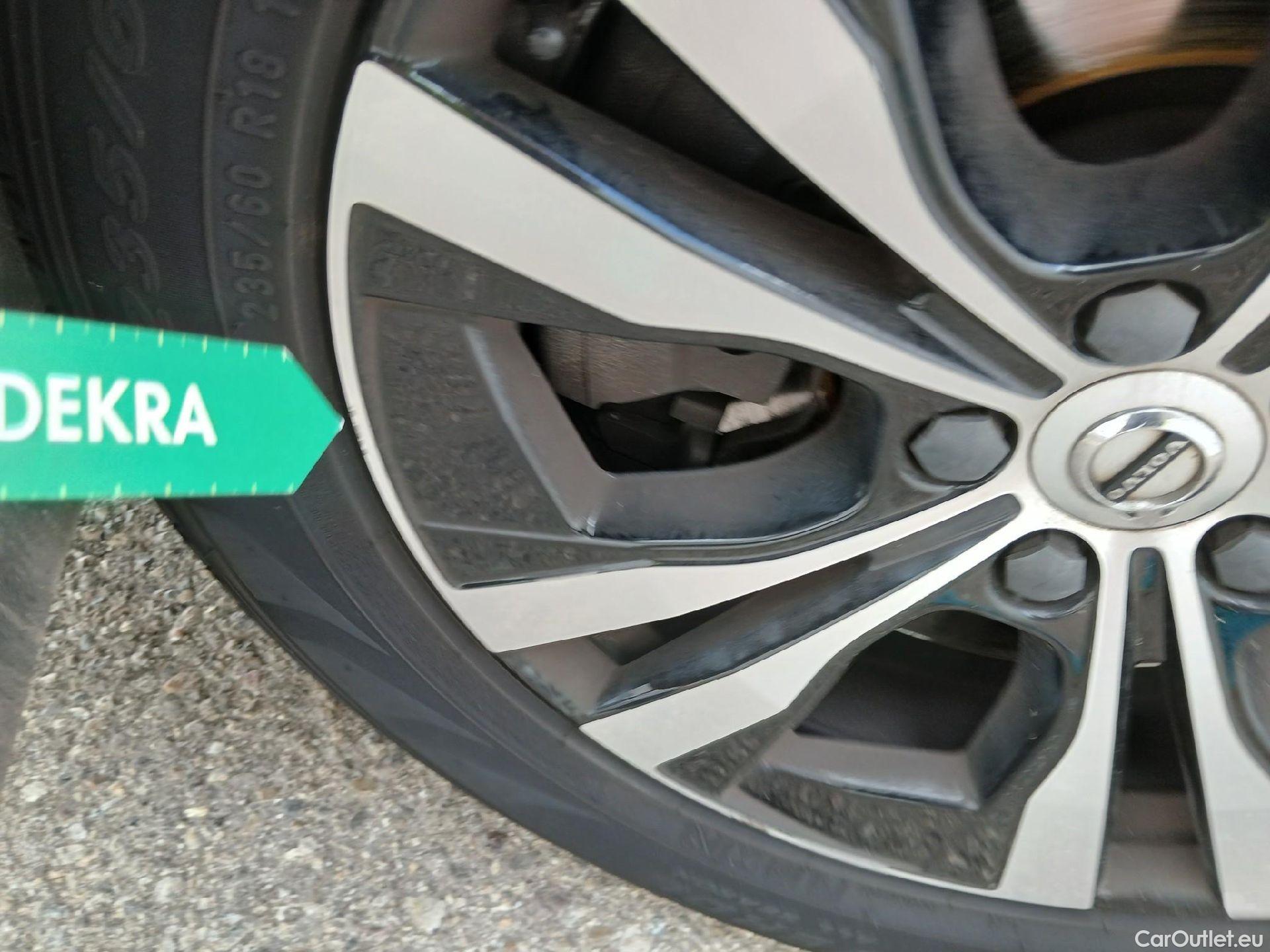  Volvo  XC60 VOLVO  / 2017 / 5P / todoterreno 2.0 B4 D Momentum Auto #11