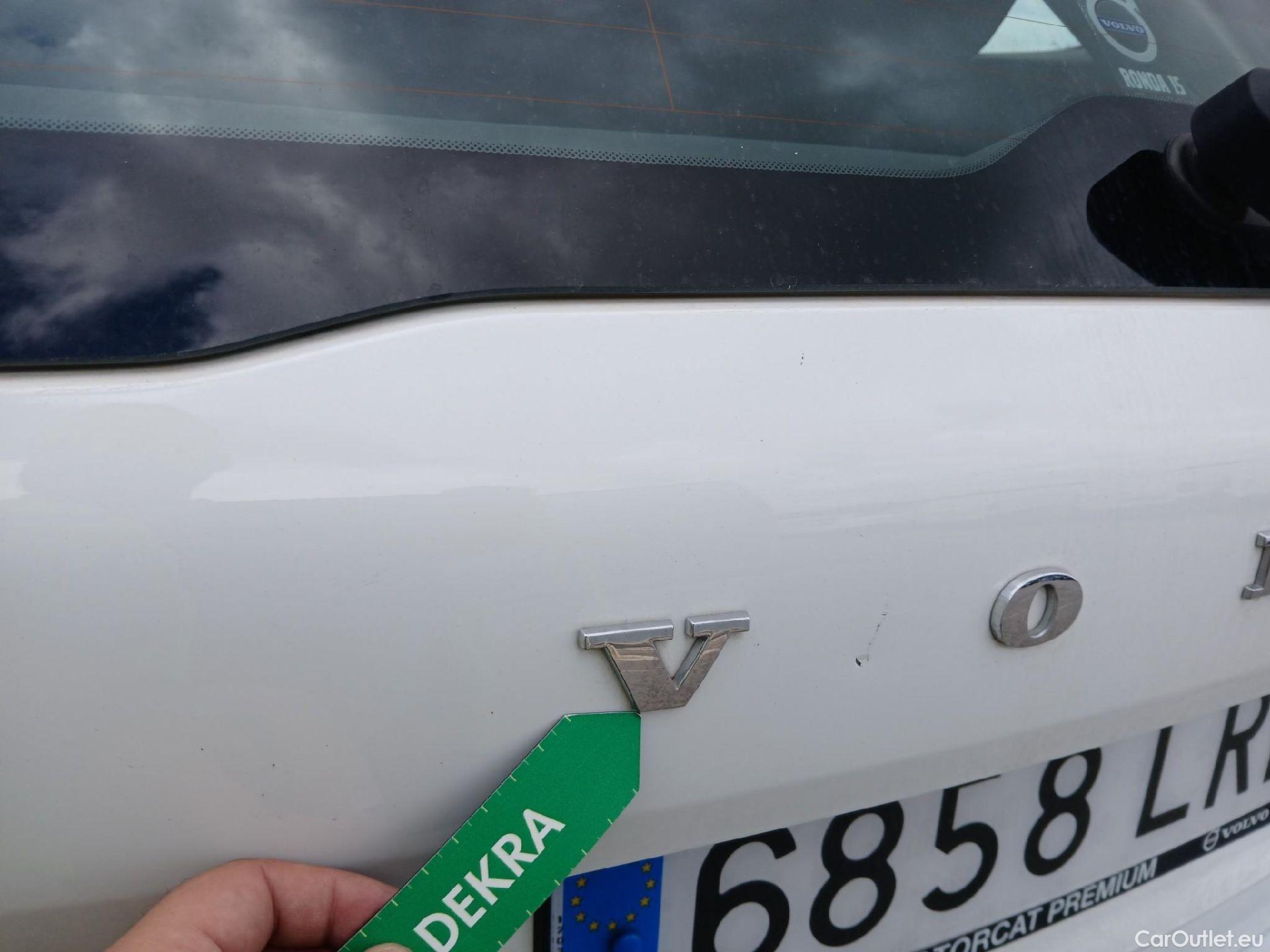  Volvo  XC60 VOLVO  / 2017 / 5P / todoterreno 2.0 B4 D Momentum Auto #26