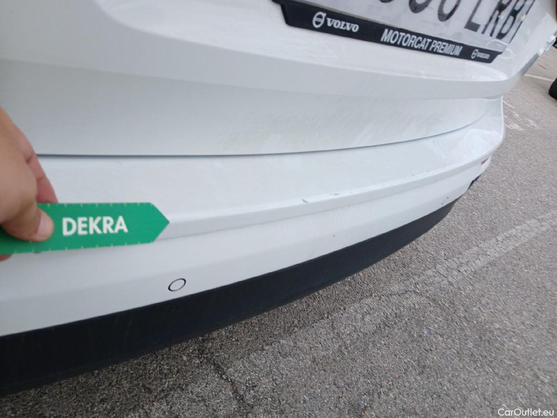  Volvo  XC60 VOLVO  / 2017 / 5P / todoterreno 2.0 B4 D Momentum Auto #20