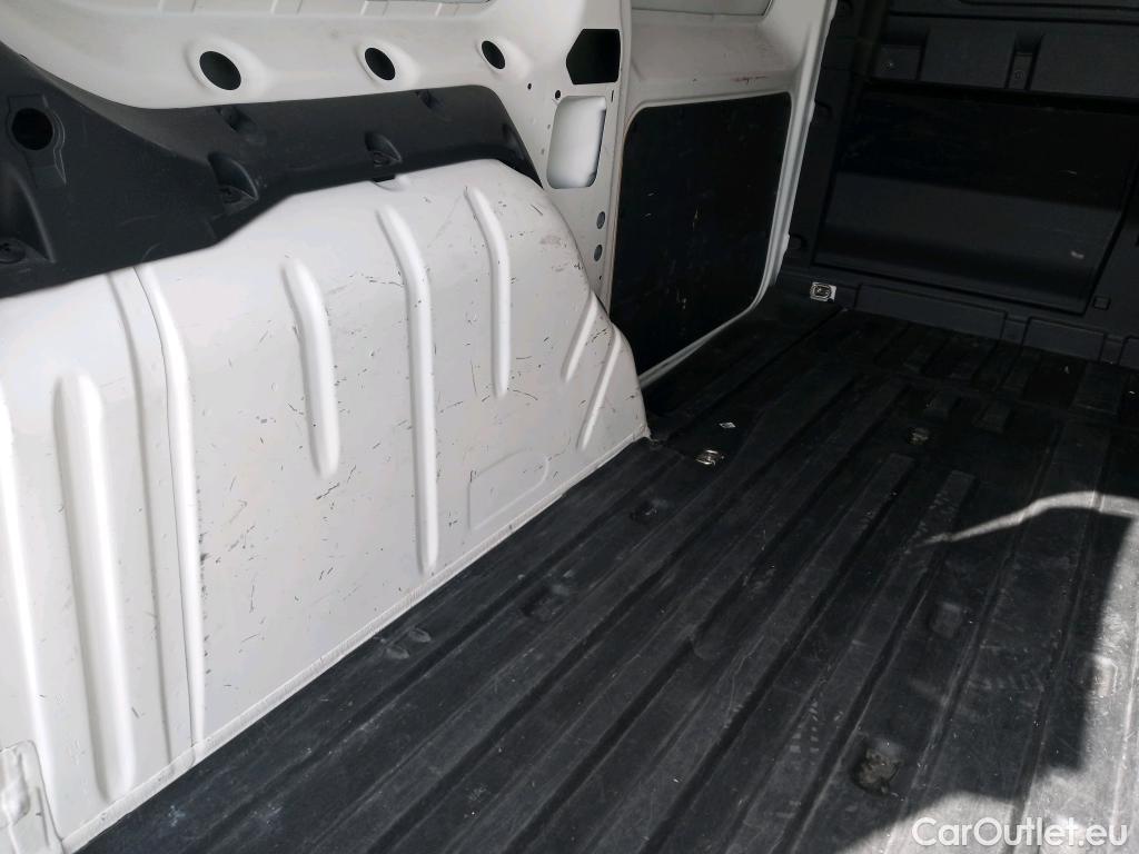  Volkswagen  Caddy VOLKSWAGEN  / 2020 / 4P / furgón derivado de turismo Maxi Cargo 1.5 TGI 96kW (130CV) #12