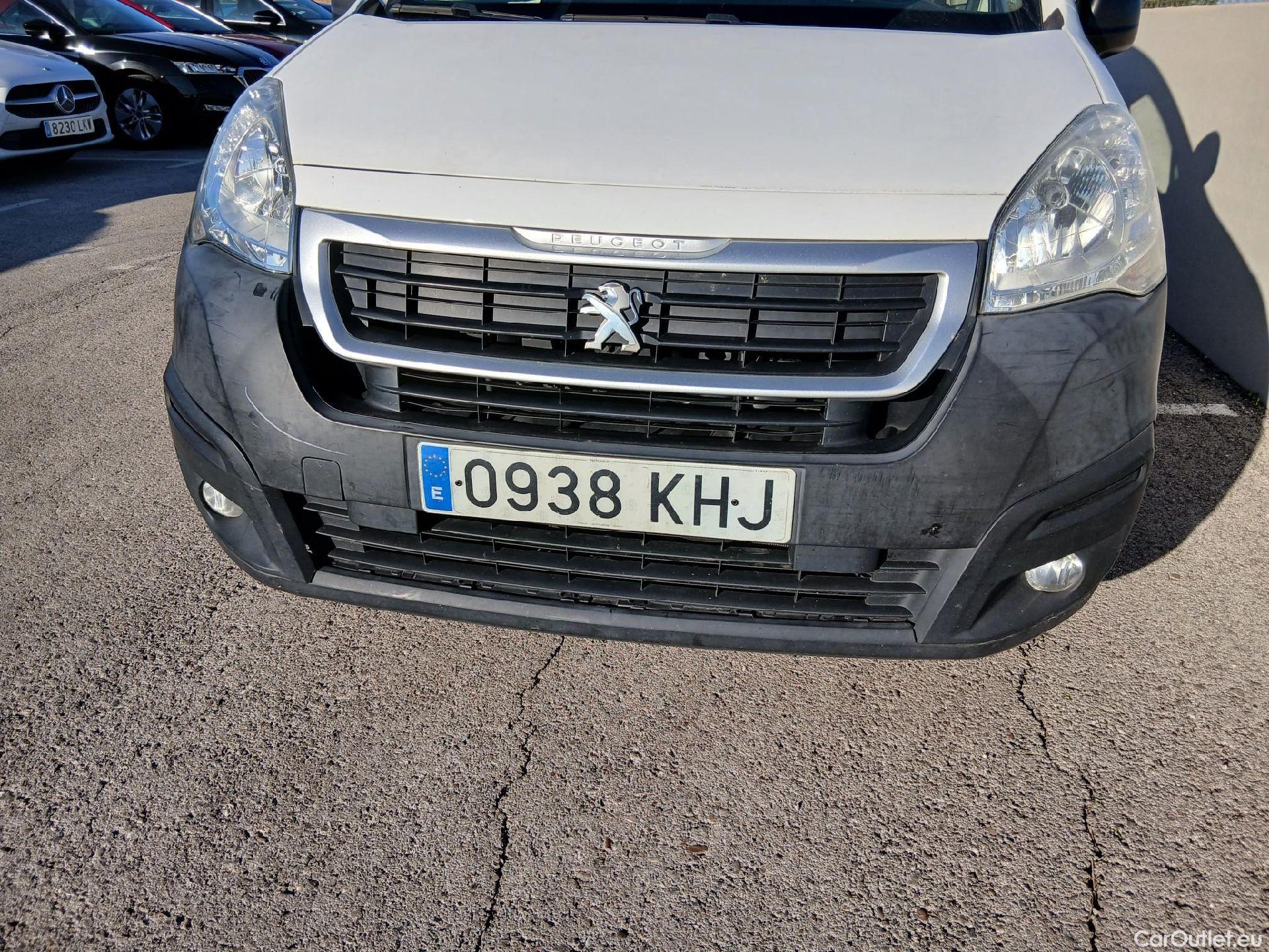  Peugeot  Partner PEUGEOT  VU 4p 2G furgón derivado de Furgón Confort PackL2 BlueHDi 73KW (100) #4