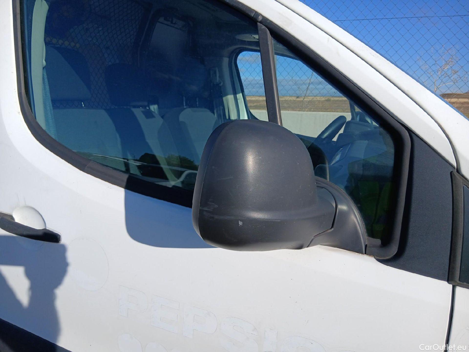  Peugeot  Partner PEUGEOT  VU 4p 2G furgón derivado de Furgón Confort PackL2 BlueHDi 73KW (100) #41