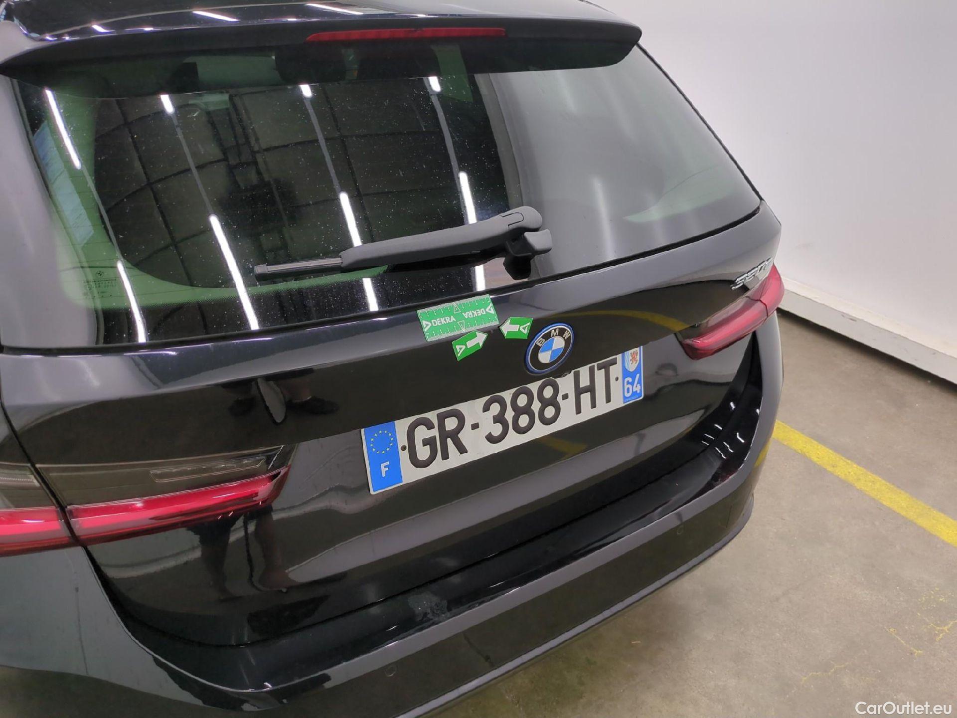  Bmw  Serie 3 BMW Série 3 Touring / 2022 / 5P / Break 320e 204ch Business Design BVA8 Hybride #36