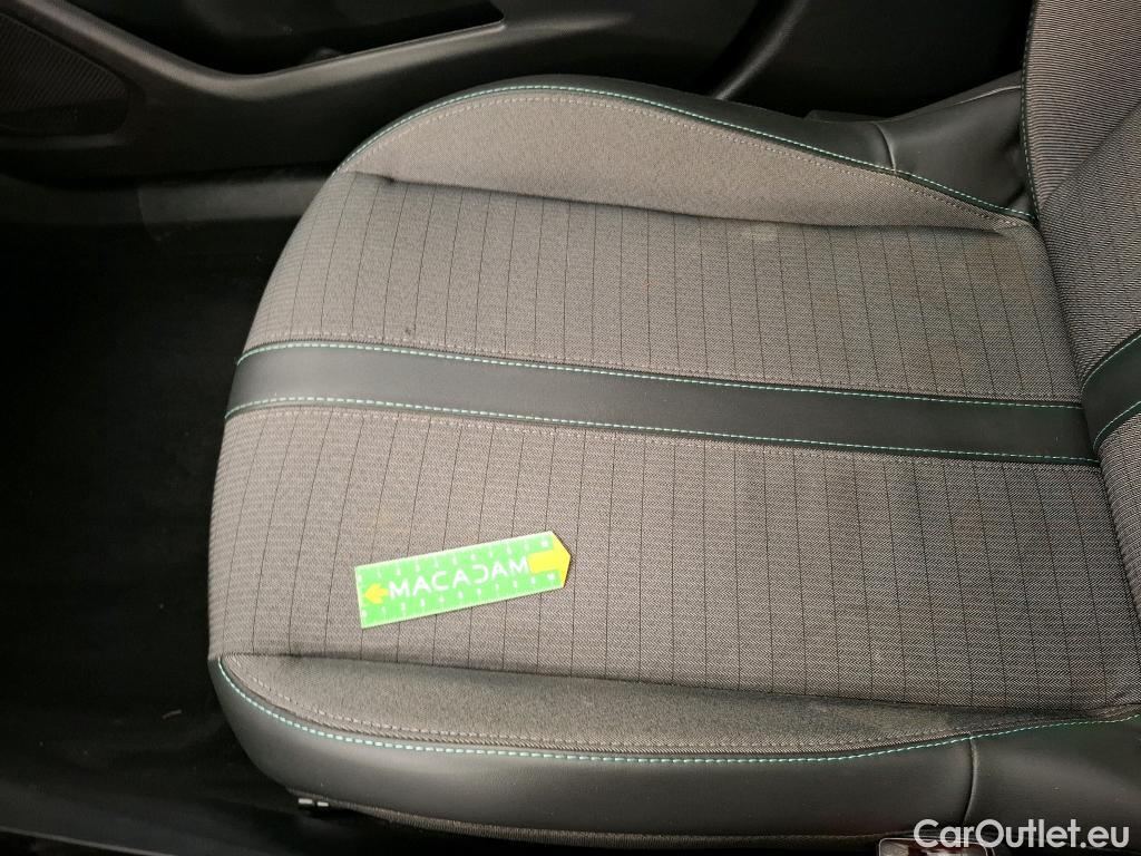  Peugeot  2008 PEUGEOT  / 2019 / 5P / Crossover PureTech 130 S&S EAT8 ALLURE PACK #10