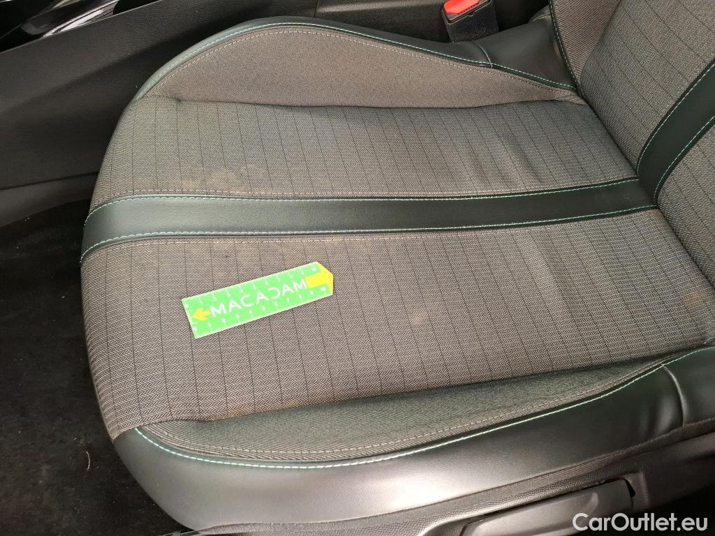  Peugeot  2008 PEUGEOT  / 2019 / 5P / Crossover PureTech 130 S&S EAT8 ALLURE PACK #11