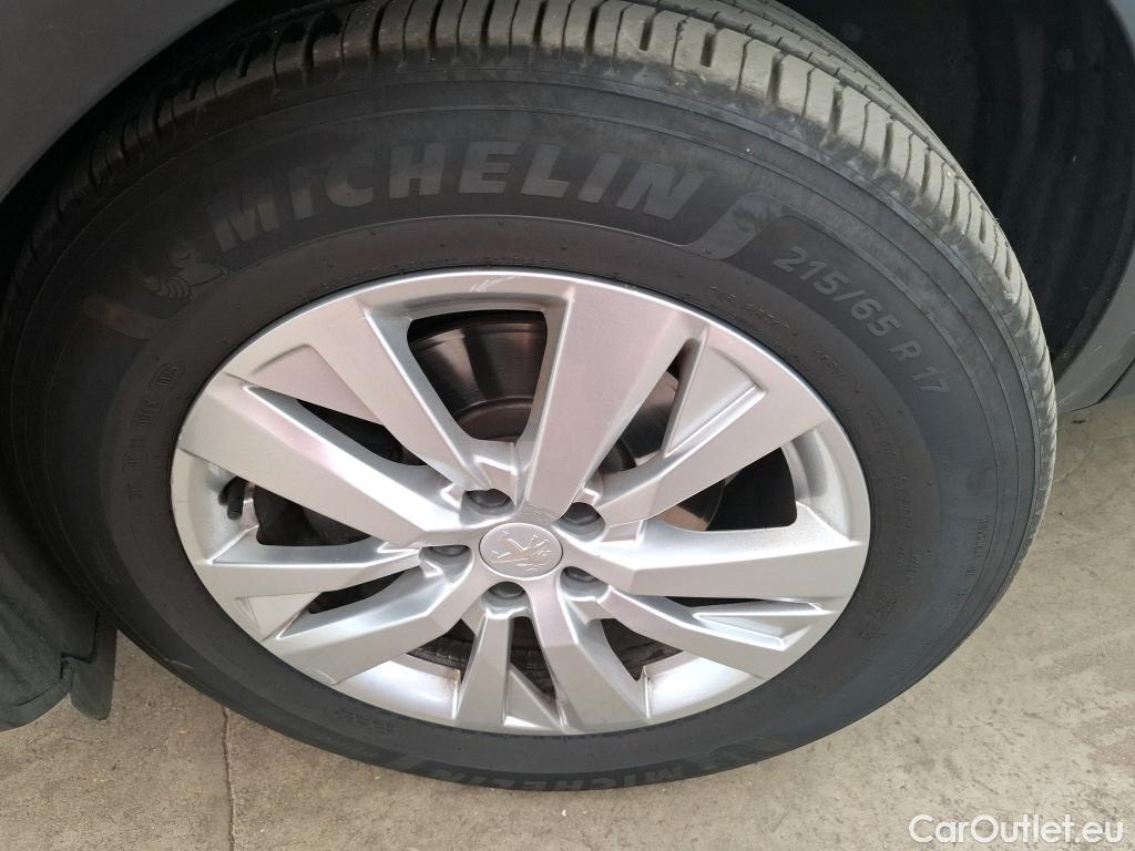  Peugeot  3008  Active Pack 1.5 HDi 130CV BVA8 E6d #50