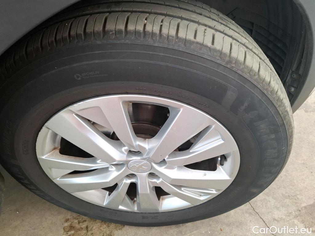  Peugeot  3008  Active Pack 1.5 HDi 130CV BVA8 E6d #53